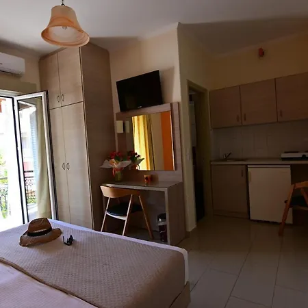 Hotel Nadias 2*